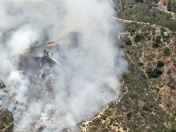 Un fuego amenaza las proximidades de Griffith Park.
