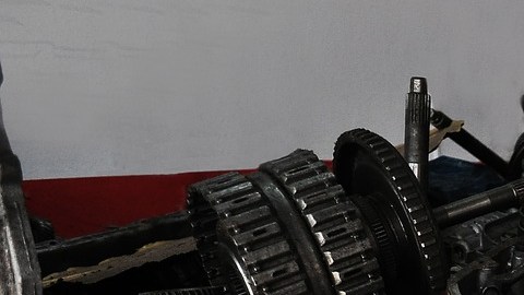 Comprar refacciones es toda una aventura.