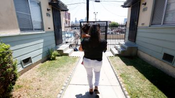 Anuncian protecciones para los inquilinos de las zonas no incorporadas de Los Ángeles. (Aurelia Ventura/La Opinión)