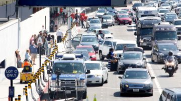 Esta nueva política busca aliviar el tráfico en LAX.
