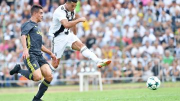 La Juventus se impuso a su filial por 5-0 y el portugués Cristiano Ronaldo ya se estrenó como goleador. (Foto: EFE/EPA/ALESSANDRO DI MARCO)