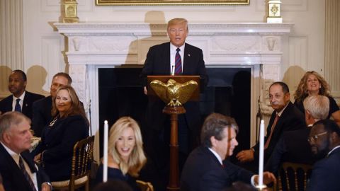 Trump en la cena con evangélicos. EFE