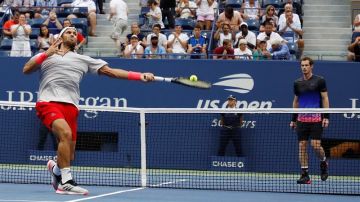 Fernando Verdasco y Andy Murray jugaron este miércoles en el US Open. (Foto: EFE/JOHN G. MABANGLO)