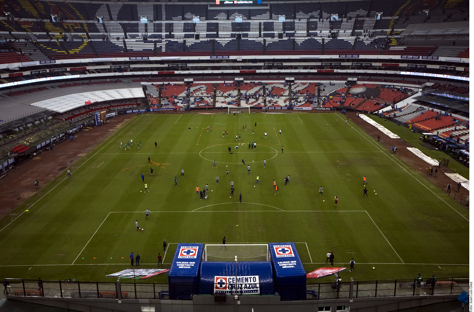 El nuevo césped del estadio Azteca estará listo el 15 de septiembre