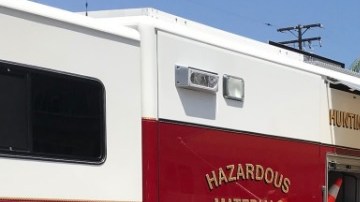El departamento de bomberos de Cosa Mesa insta a comunicar el olor al 911.