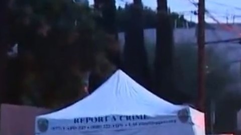 Agentes del LAPD acordonaron la escena del crimen.