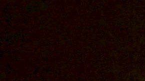 Bomberos luchan para apagar un incendio al norte de San Bernardino, en el sur de California.