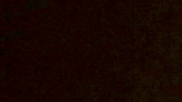 Bomberos luchan para apagar un incendio al norte de San Bernardino, en el sur de California.