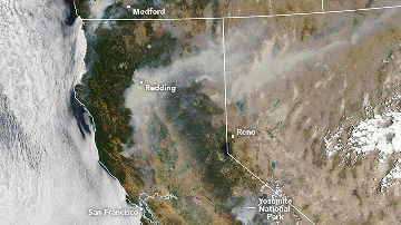 El humo de los incendios del Oeste cubre varios estados. Cortesía Observatorio de la Tierra/NASA