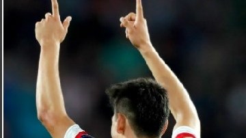Los mexicanos Chucky y Tecatito inician sus ligas con el pie derecho.