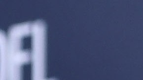 Daniel Sarcos junto a la futura mamá, Alessandra Villegas.