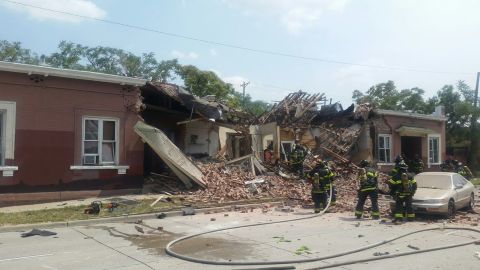 Hay varios lesionados en una explosión de gas en Denver.