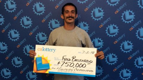 Fred Bastardo celebra su extraordinario día de premios.