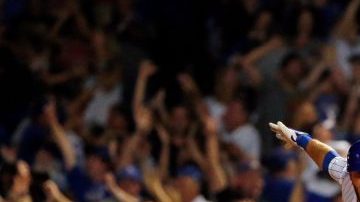 David Bote le dio el triunfo sobre los Nats a los Chicago Cubs con un walk-off grand slam. (Foto: Jon Durr/Getty Images)