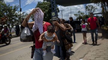 La crisis económica está obligando a miles de venezolanos a abandonar su país.