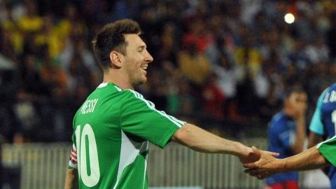 Lionel Messi y Pablo Aimar podrían volverse a encontrar en la selección argentina. (Foto: Gal Schweizer/Getty Images)