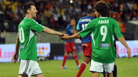 Lionel Messi y Pablo Aimar podrían volverse a encontrar en la selección argentina. (Foto: Gal Schweizer/Getty Images)