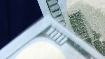 Un dólar se vende en 18.80 pesos al menudeo.