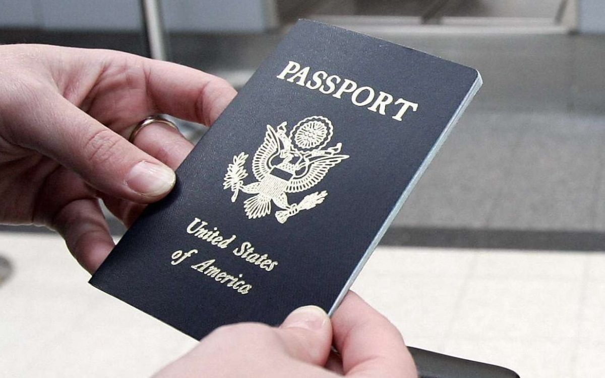 Aumentan los casos de hispanos a quienes se niega la renovación de sus pasaportes.