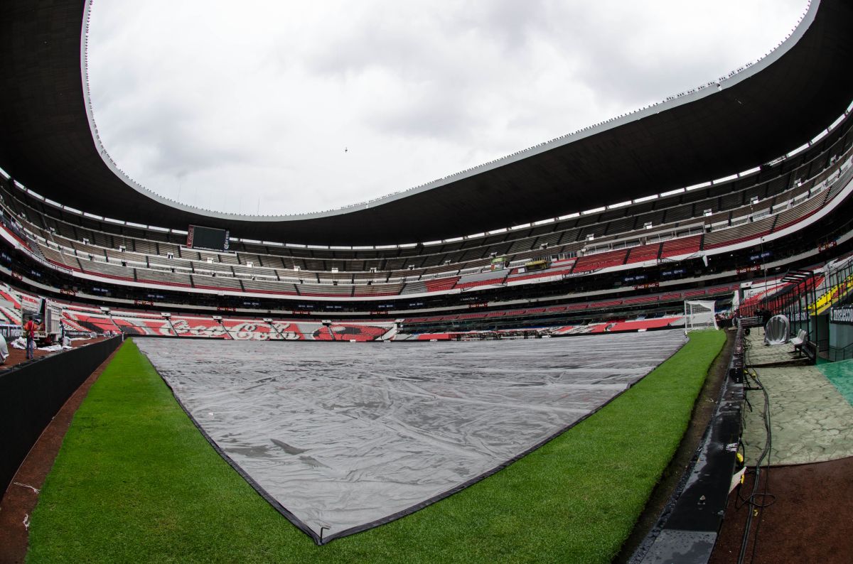 La instalación del césped del estadio Azteca sigue presentando algunos retrasos