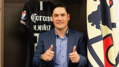 Moisés Muñoz, anuncio su retiro del futbol, celebrado en el estadio Azteca. (Foto: Imago7/Rafael Vadillo)