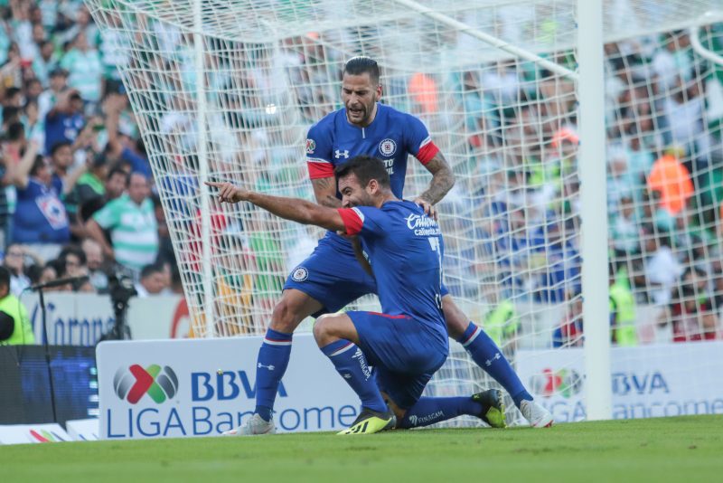 Martín Cauteruccio festeja su gol ante Santos Laguna. Cruz Azul sigue invicto. (Foto: Imago7)