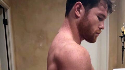 Desde su guarida en San Diego, el tapatío Saúl 'Canelo' Álvarez presentó un peso de 167.4 libras.