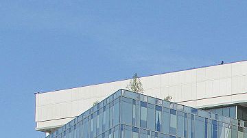 La demanda busca detener la demolición del Parker Center.