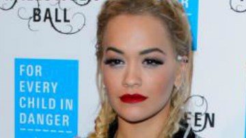 Rita Ora y Cara Delevingne.