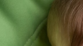 Descubre cuáles son los alimentos menos peligrosos para bebé que existen en el mercado.