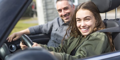 Los adolescentes pueden obtener permisos y licencias en EE.UU.
