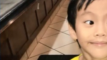 John Kevin, de 6 años.