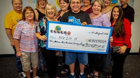Los 11 ganadores de un gran premio de Powerball en California.
