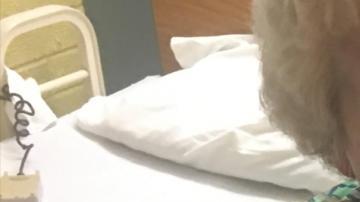 Esta abuela recibe un regalo inesperado.