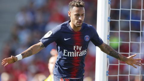 Neymar anotó en Nimes con el Paris Saint Germain y también tuvo un gran detalle. (Foto: EFE/EPA/GUILLAUME HORCAJUELO)