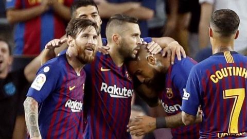 El defensa del FC Barcelona, Jordi Alba, celebra un gol ante el Huesca. (Foto: EFE/Toni Albir)