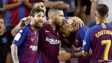 El defensa del FC Barcelona, Jordi Alba, celebra un gol ante el Huesca. (Foto: EFE/Toni Albir)