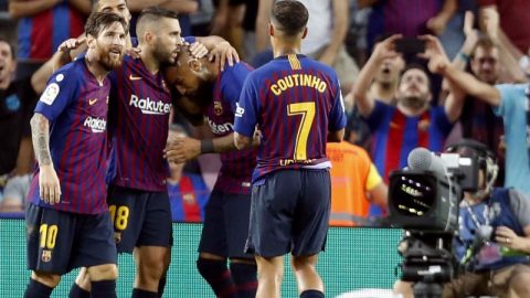 El defensa del FC Barcelona, Jordi Alba, celebra un gol ante el Huesca. (Foto: EFE/Toni Albir)