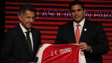 Juan Carlos Osorio fue presentado oficialmente como técnico de Paraguay