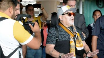 Diego Armando Maradona a su llegada a la ciudad de Culiacán, en el estado mexicano de Sinaloa. (Foto: EFE/Juan Carlos Cruz)