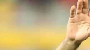 El egipcio Mohamed Salah es alabado por su técnico, el mexicano Javier Aguirre. (Foto: EFE/EPA/KHALED ELFIQI)