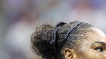 Serena Williams puso de cabeza al mundo del tenis en la final del US Open contra Naomi Osaka. (Foto: EFE/EPA/DANIEL MURPHY)