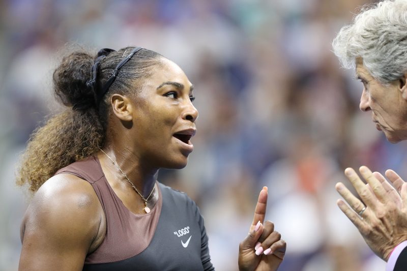 Serena Williams puso de cabeza al mundo del tenis en la final del US Open contra Naomi Osaka. (Foto: EFE/EPA/DANIEL MURPHY)