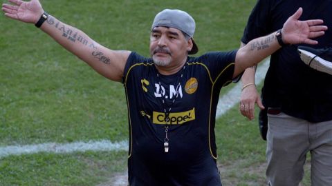 El argentino Diego Armando Maradona sigue capoteando las críticas en México. (Foto: EFE/Juan Carlos Cruz)