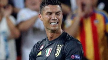 Cristiano Ronaldo tuvo un mal día en su estreno en Champions como Bianconero. (Foto: EFE/ Juan Carlos Cárdenas)
