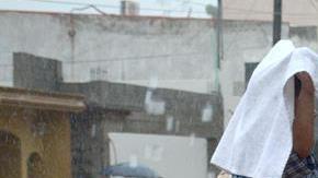 Habitantes del municipio de Culiacán se resguardan de la inundación en su ciudad. (Foto: EFE/Juan Carlos Cruz)