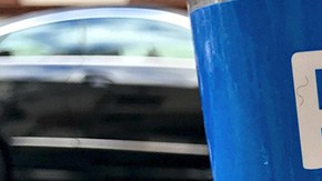 El parking que un extraño reservó para la bicicleta de un niño.