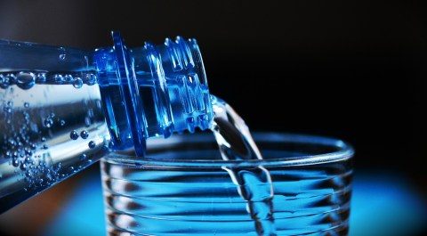 El agua no crea calor por sí misma