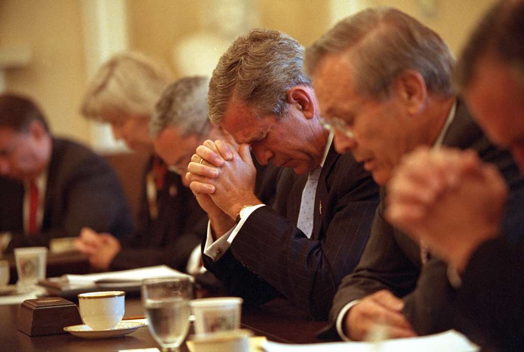 Las fotos que muestran lo que hizo George  W  Bush  justo 