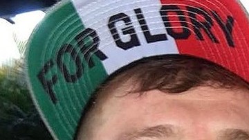 Canelo Álvarez (i) y Fernanda Álvarez (d), su esposa.